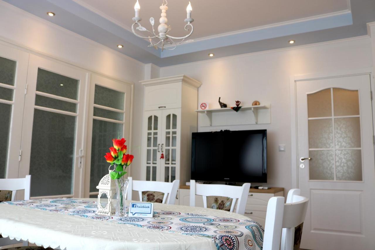 Central Varna Apartment - Lets4Holiday Eksteriør bilde